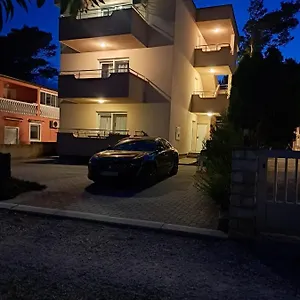 apartmani-vukadin.hotelinzadar.com/
